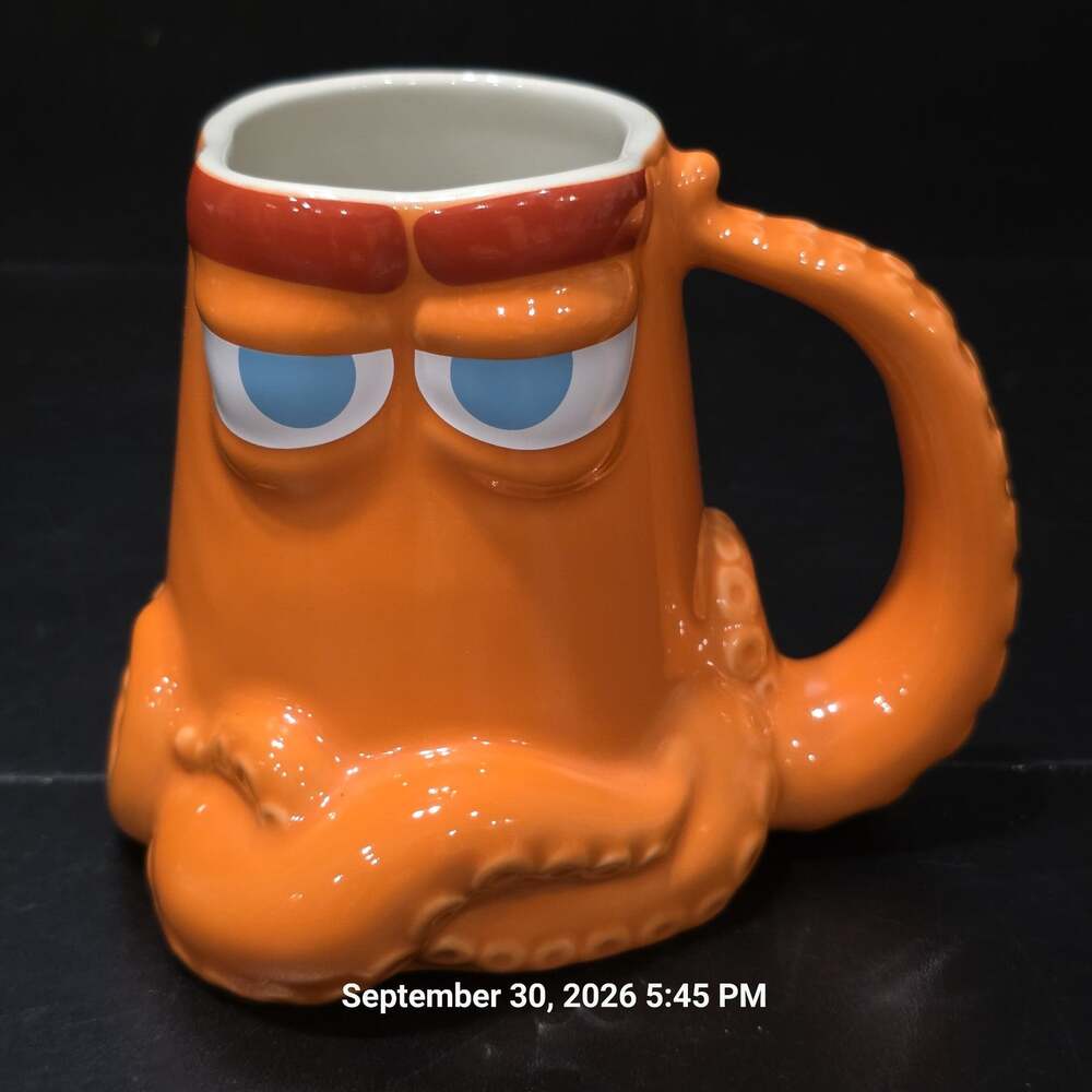 Disney Store Finding Dory Hank Octopus 3D Sculpted Ceramic Mug Orange Pixar